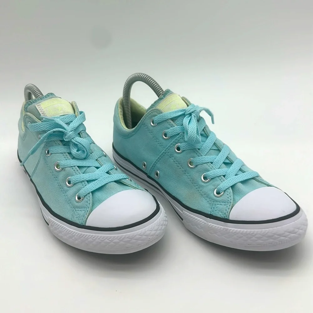 Converse All Stars Youth Size 6 Low Top Light Aqua Padded Tongue Shoes 661880F